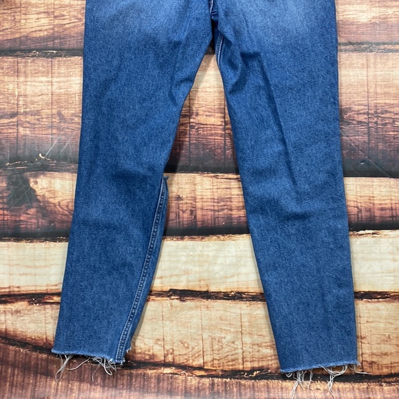 RELISTED H&M High Waisted Mom Jeans Destruct - Picture 8 of 9